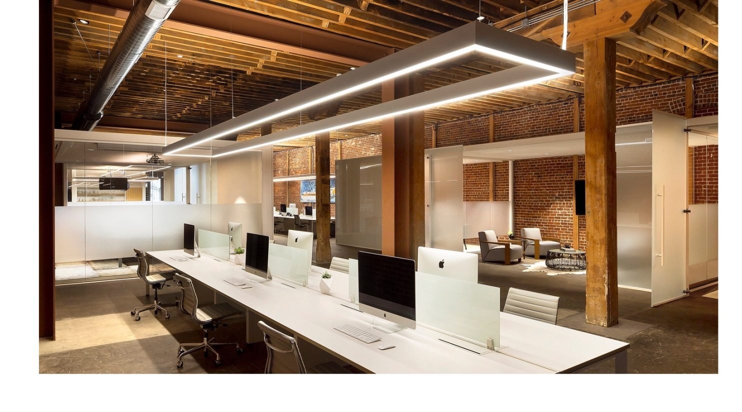 اصول نورپردازی دفتر کار + اهمیت و مزایای آن در محیط های اداری